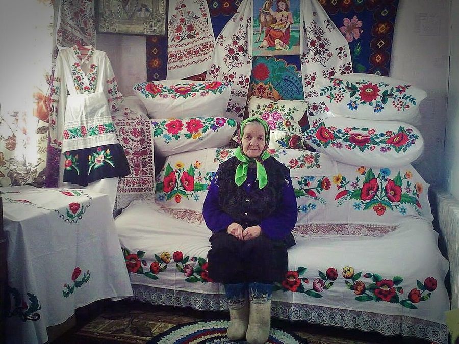 Золотые шары как символ бабушкиных цветов в современном саду Золотые шары: бабушкины цветы в современном саду